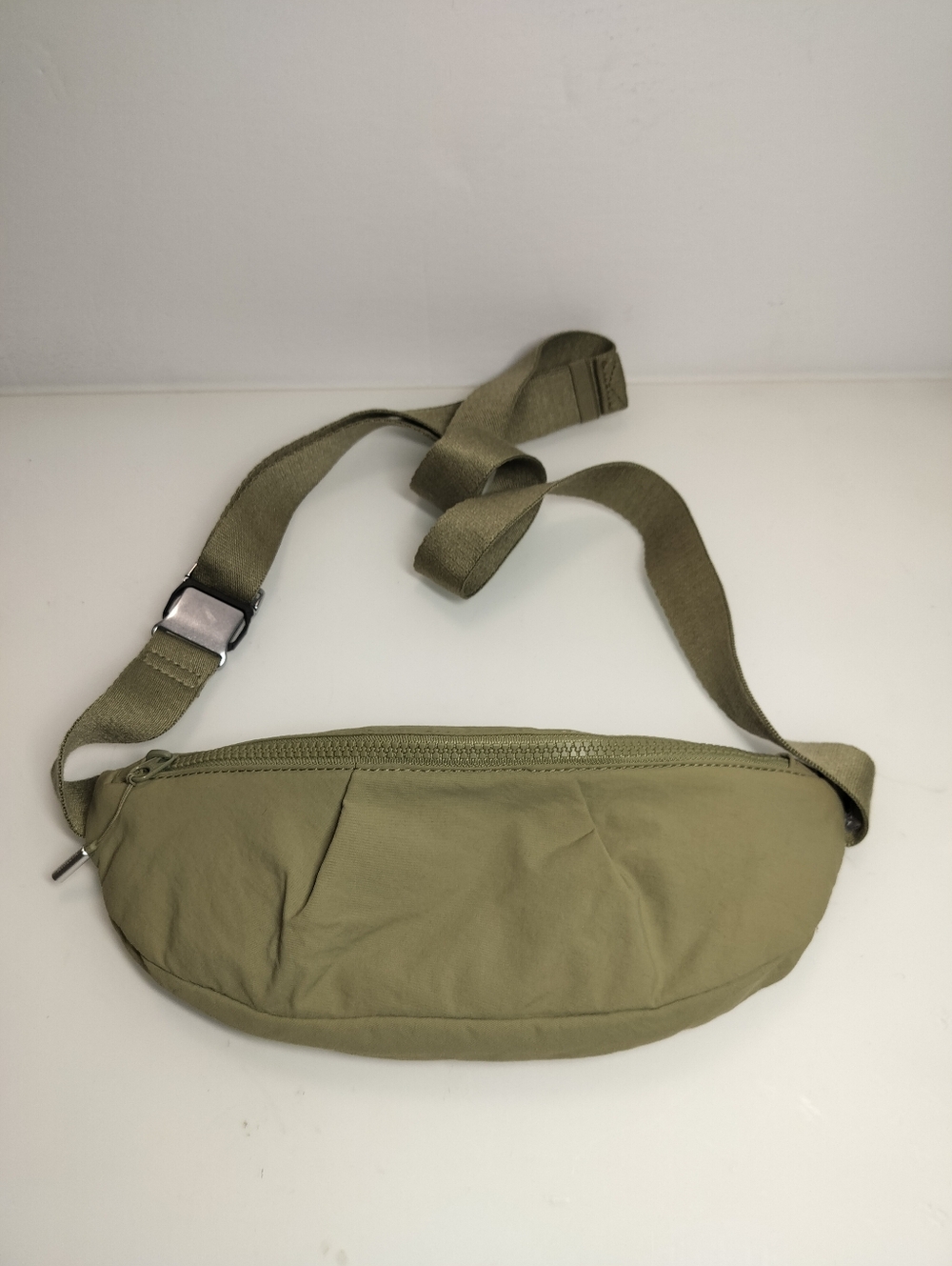 Athleta Women's Quilted Belt Bag Teal, Crossbody Sling Purse Pre-owned